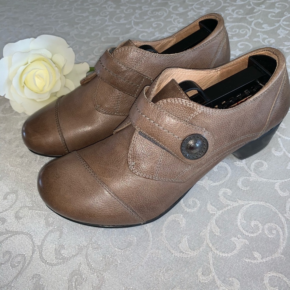 Taos Rhumba Leather Slip On Taupe Clog Pumps